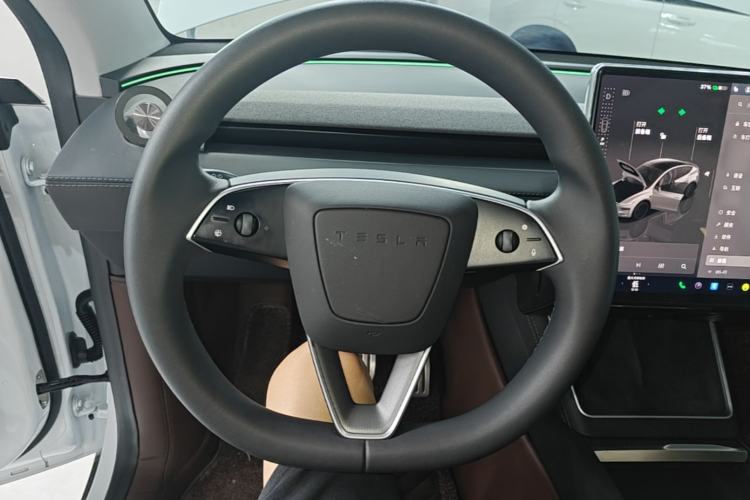 Used Tesla Model Y 2025 Rear-Wheel-Drive Version Steering Wheel