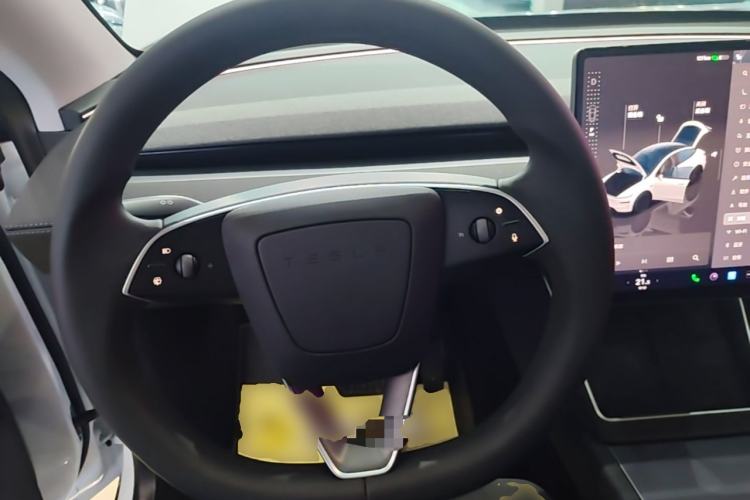 Used Tesla Model Y 2025 Rear-Wheel-Drive Version Steering Wheel