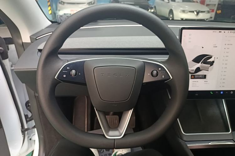 Used Tesla Model Y 2025 Rear-Wheel-Drive Version Steering Wheel