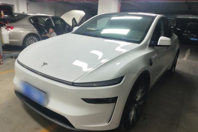 Used Tesla Model Y 2025 Rear-Wheel-Drive Version