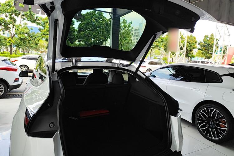 Used Tesla Model Y 2025 Rear-Wheel-Drive Version Trunk
