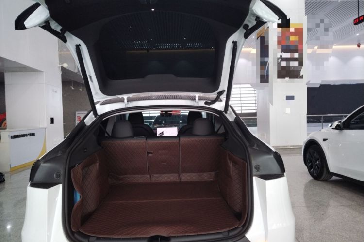 Used Tesla Model Y 2025 Rear-Wheel-Drive Version Trunk
