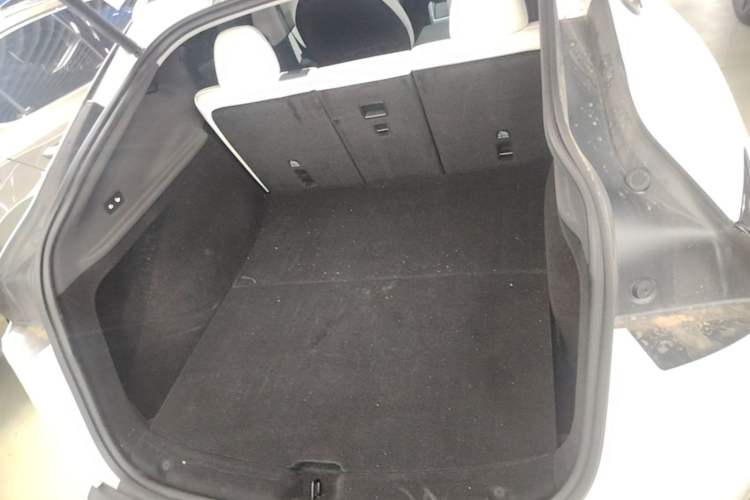 Used Tesla Model Y 2025 Rear-Wheel Drive First Edition Trunk