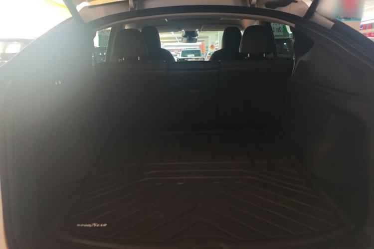Used Tesla Model Y 2025 Long-Range All-Wheel-Drive Version Trunk