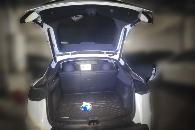 Used Tesla Model Y 2025 Rear-Wheel-Drive Version Trunk