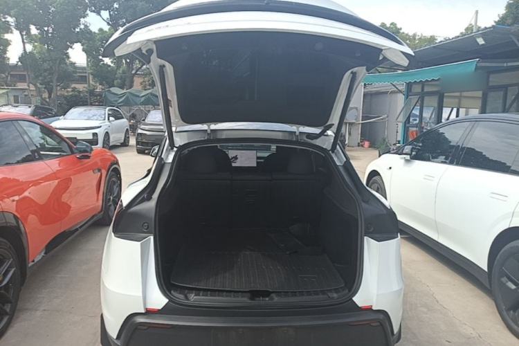 Used Tesla Model Y 2025 Rear-Wheel-Drive Version Trunk