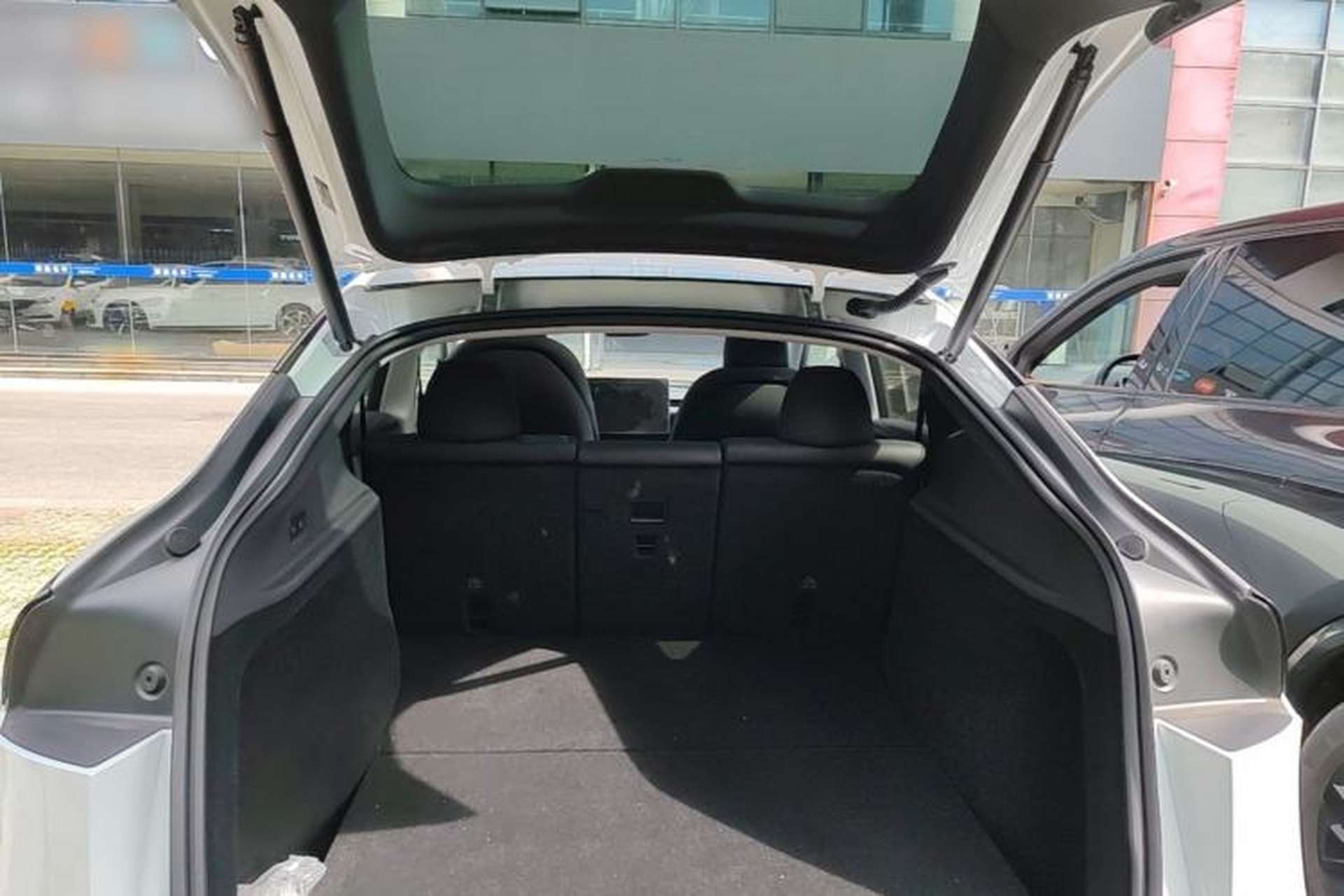 Used Tesla Model Y 2025 Rear-Wheel-Drive Version Trunk