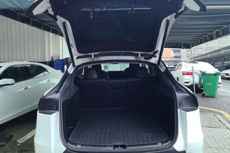 Used Tesla Model Y 2025 Rear-Wheel-Drive Version Trunk