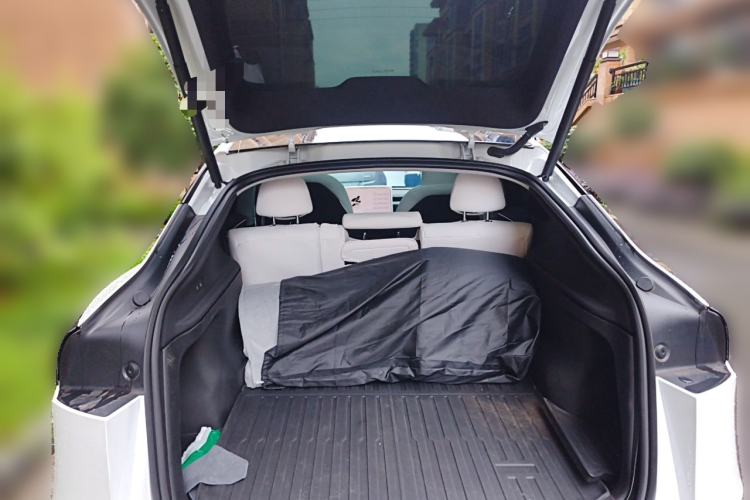 Used Tesla Model Y 2025 Rear-Wheel-Drive Version Trunk