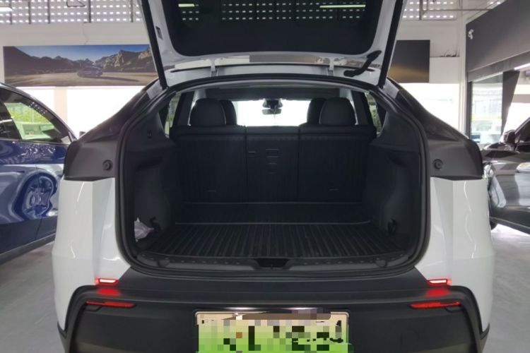 Used Tesla Model Y 2025 Rear-Wheel-Drive Version Trunk