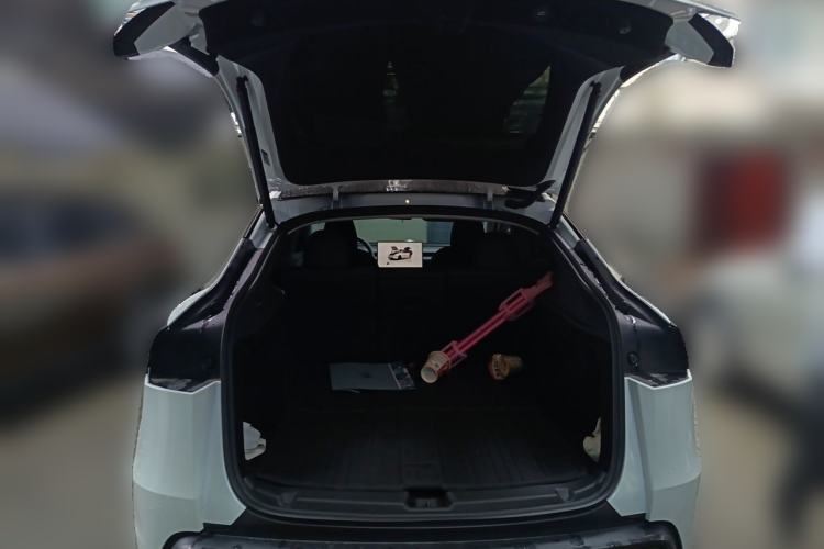 Used Tesla Model Y 2025 Rear-Wheel-Drive Version Trunk