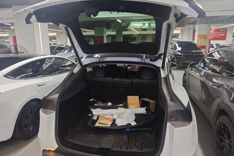 Used Tesla Model Y 2025 Long-Range All-Wheel-Drive Version Trunk
