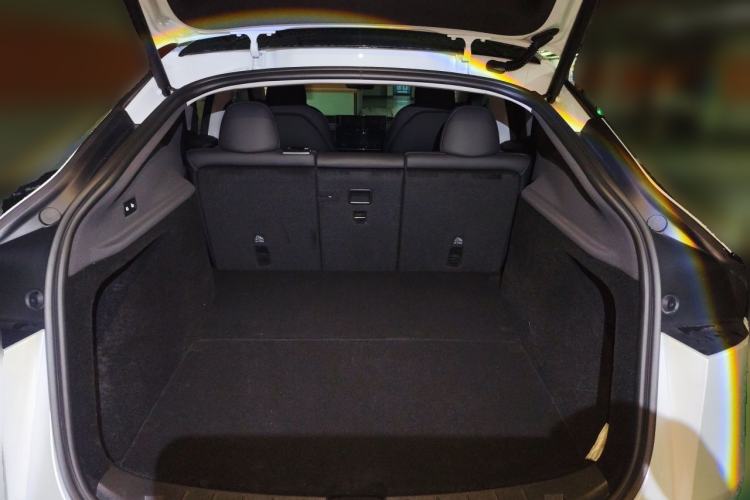 Used Tesla Model Y 2025 Updated Version Long-Range All-Wheel Drive Trunk
