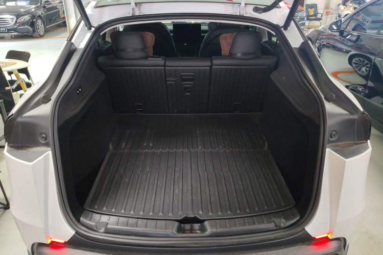 Used Tesla Model Y 2025 Rear-Wheel Drive First Edition Trunk