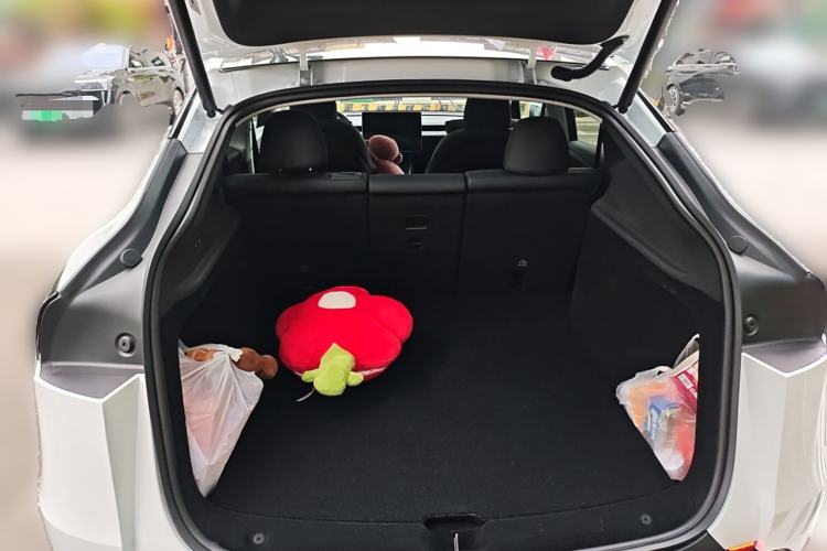 Used Tesla Model Y 2025 Rear-Wheel-Drive Version Trunk