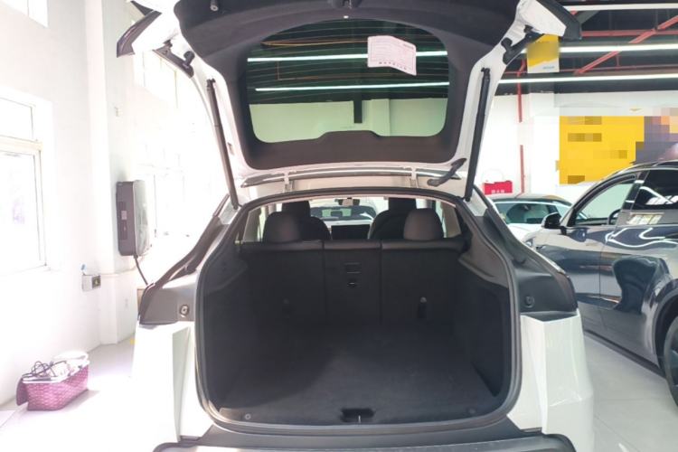 Used Tesla Model Y 2025 Rear-Wheel-Drive Version Trunk
