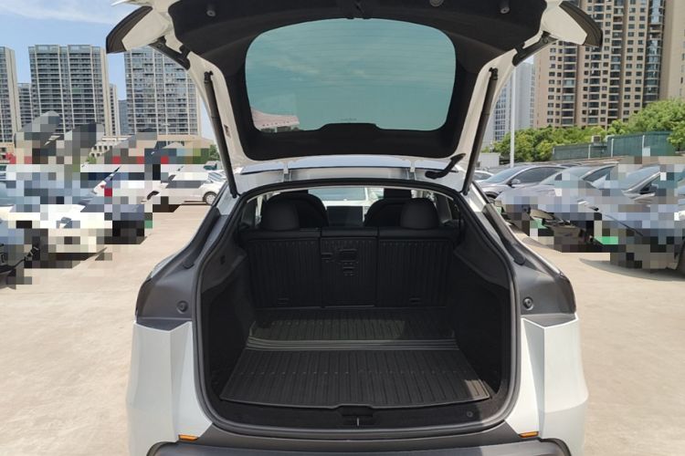 Used Tesla Model Y 2025 Rear-Wheel-Drive Version Trunk