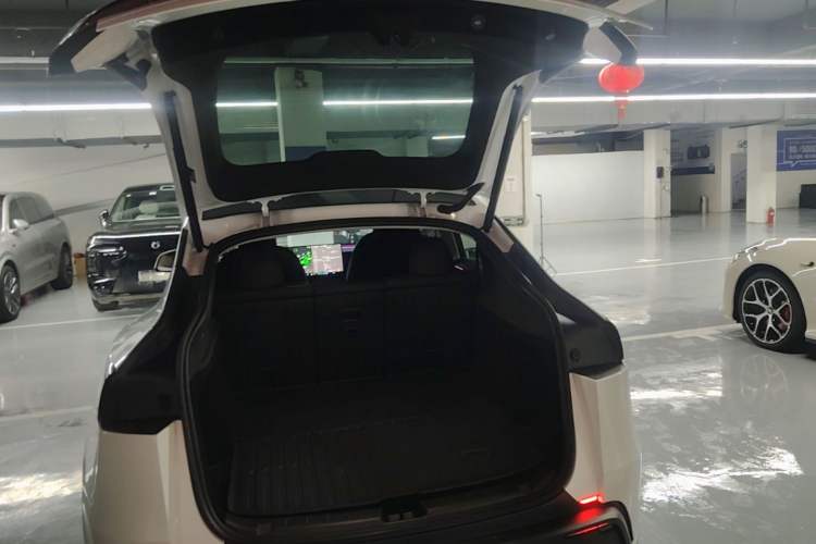 Used Tesla Model Y 2025 Rear-Wheel Drive First Edition Trunk