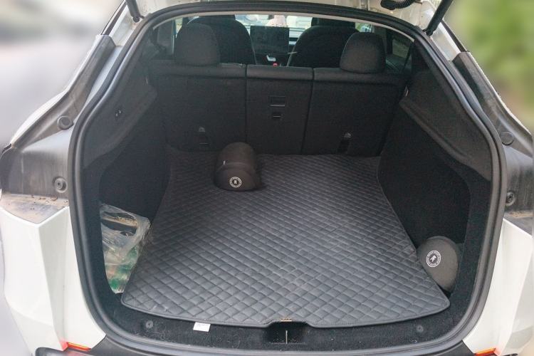 Used Tesla Model Y 2025 Rear-Wheel-Drive Version Trunk