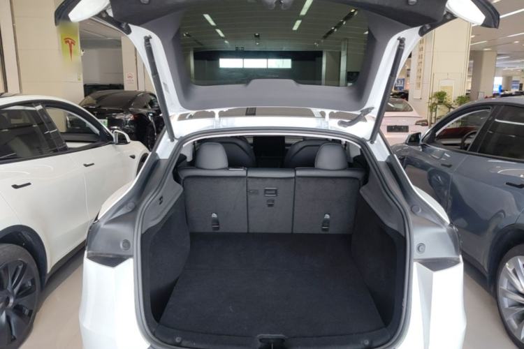 Used Tesla Model Y 2025 Long-Range All-Wheel-Drive Version Trunk