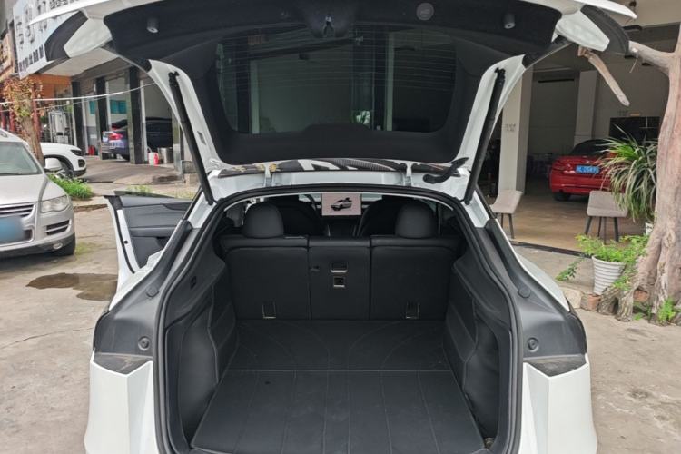 Used Tesla Model Y 2025 Rear-Wheel-Drive Version Trunk