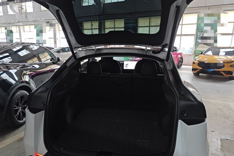 Used Tesla Model Y 2025 Rear-Wheel-Drive Version Trunk