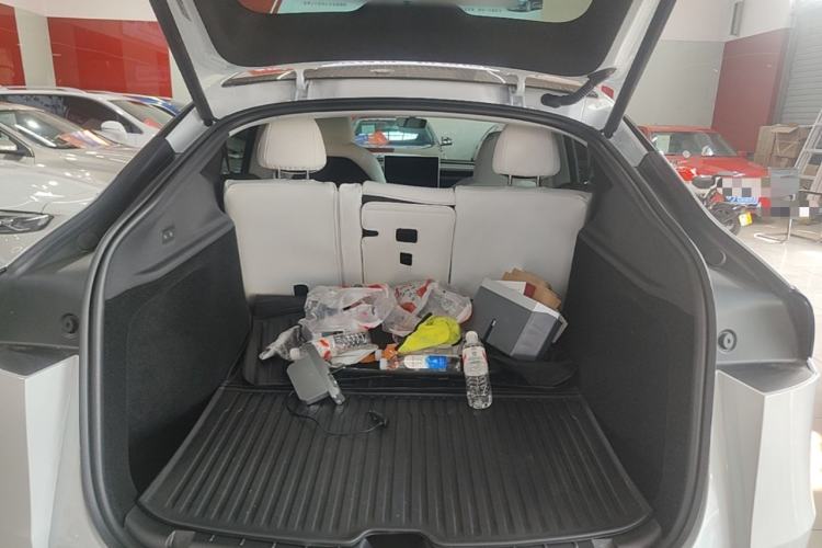 Used Tesla Model Y 2025 Rear-Wheel-Drive Version Trunk
