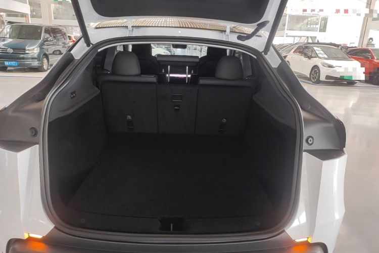 Used Tesla Model Y 2025 Rear-Wheel-Drive Version Trunk