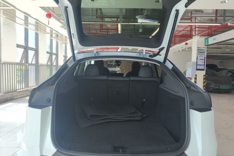 Used Tesla Model Y 2025 Rear-Wheel-Drive Version Trunk