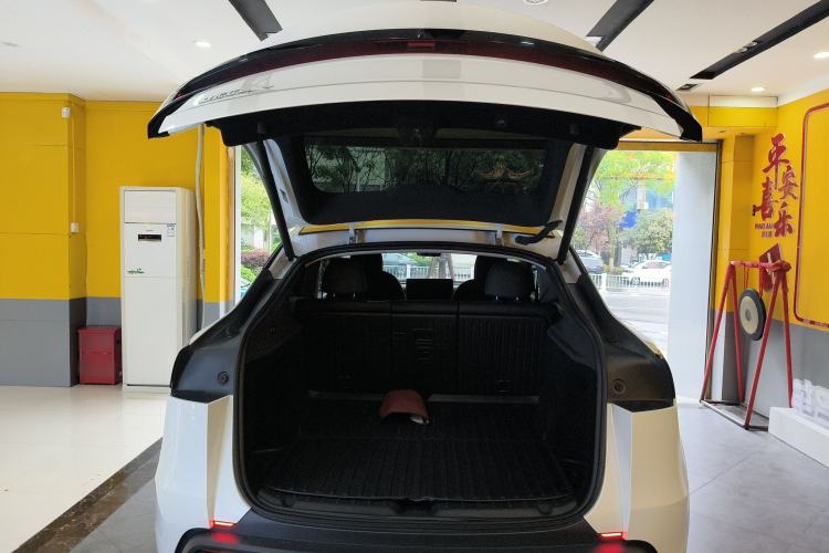 Used Tesla Model Y 2025 Rear-Wheel-Drive Version Trunk