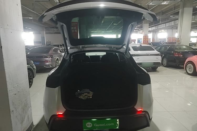 Used Tesla Model Y 2025 Long-Range All-Wheel-Drive Version Trunk