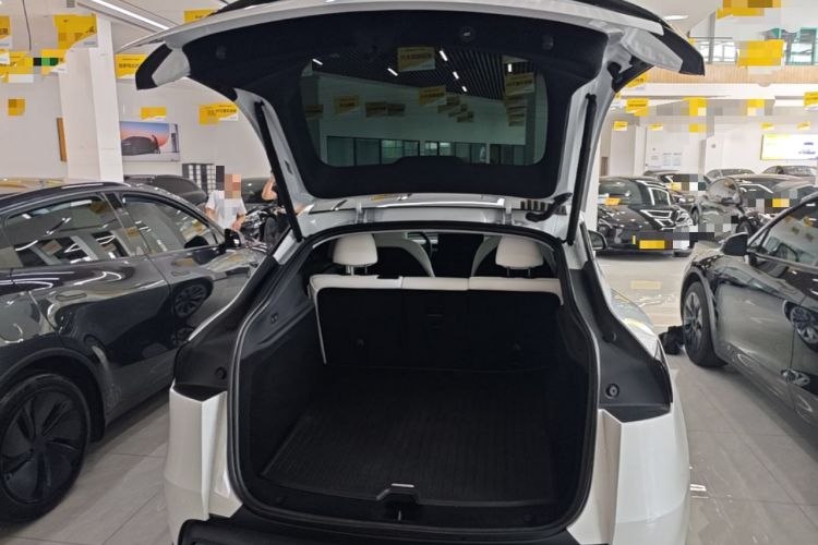 Used Tesla Model Y 2025 Long-Range All-Wheel Drive First Edition Trunk