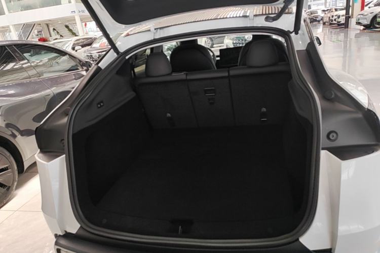 Used Tesla Model Y 2025 Rear-Wheel-Drive Version Trunk