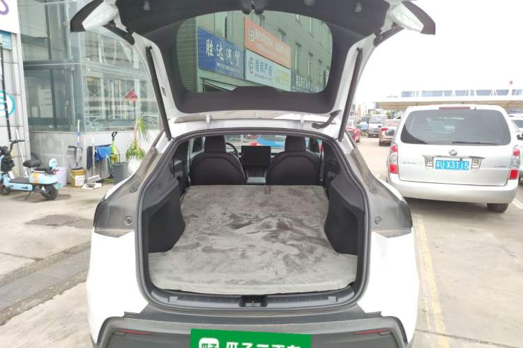 Used Tesla Model Y 2025 Rear-Wheel-Drive Version Trunk