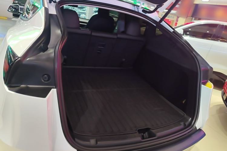 Used Tesla Model Y 2025 Rear-Wheel-Drive Version Trunk