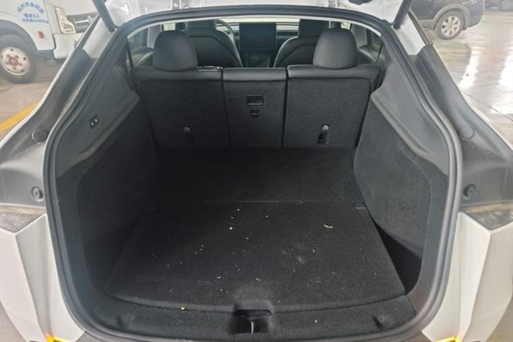 Used Tesla Model Y 2025 Rear-Wheel Drive First Edition Trunk
