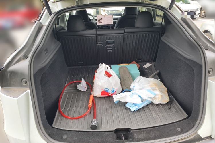 Used Tesla Model Y 2025 Rear-Wheel-Drive Version Trunk