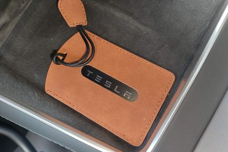Used Tesla Model Y 2025 Long-Range All-Wheel-Drive Version Vehicle Key