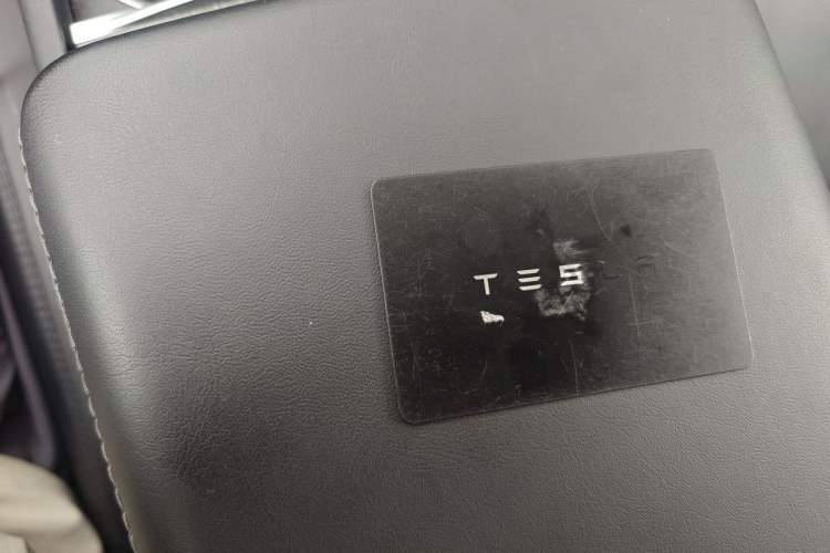Used Tesla Model Y 2025 Rear-Wheel Drive First Edition Vehicle Key