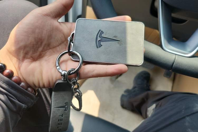 Used Tesla Model Y 2025 Long-Range All-Wheel-Drive Version Vehicle Key