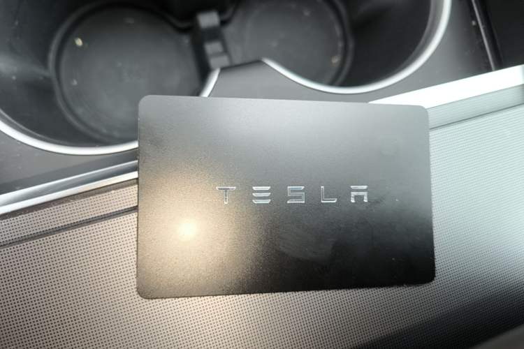 Used Tesla Model Y 2025 Long-Range All-Wheel-Drive Version Vehicle Key