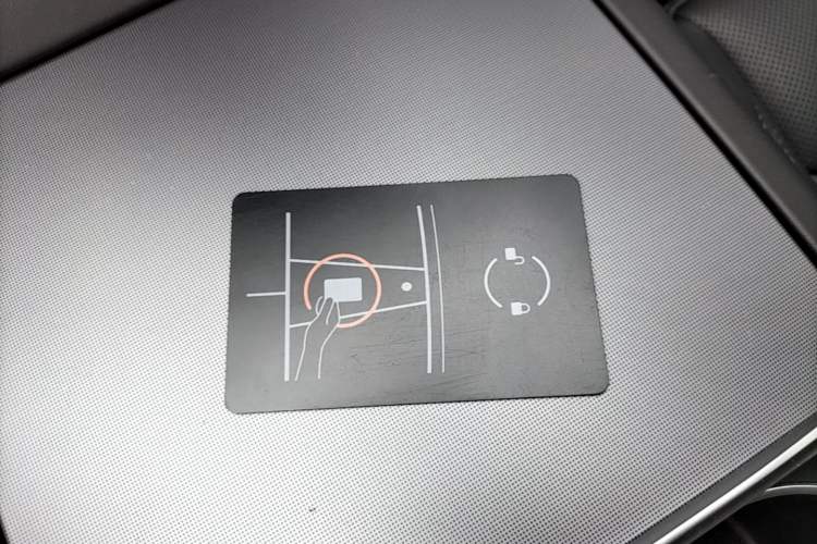 Used Tesla Model Y 2025 Rear-Wheel Drive First Edition Vehicle Key