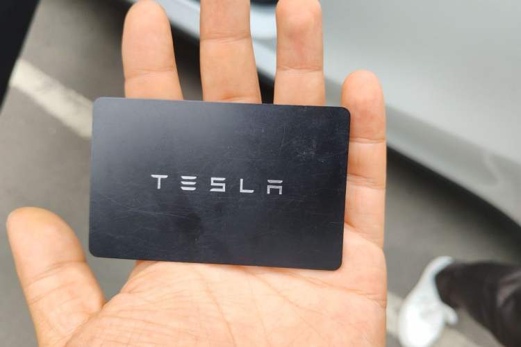 Used Tesla Model Y 2025 Updated Version Long-Range All-Wheel Drive Vehicle Key