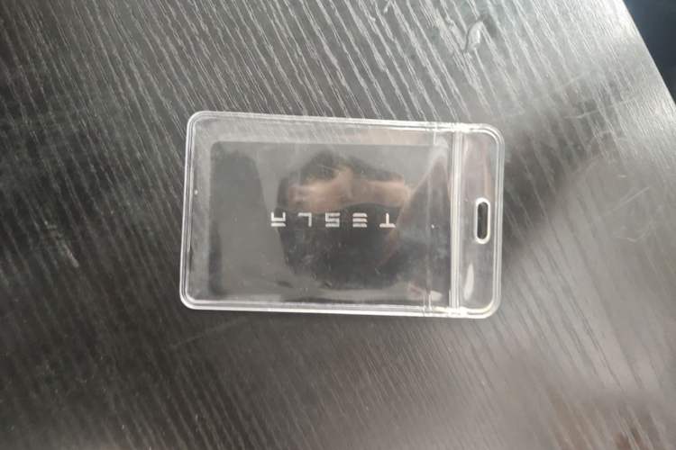 Used Tesla Model Y 2025 Rear-Wheel Drive First Edition Vehicle Key