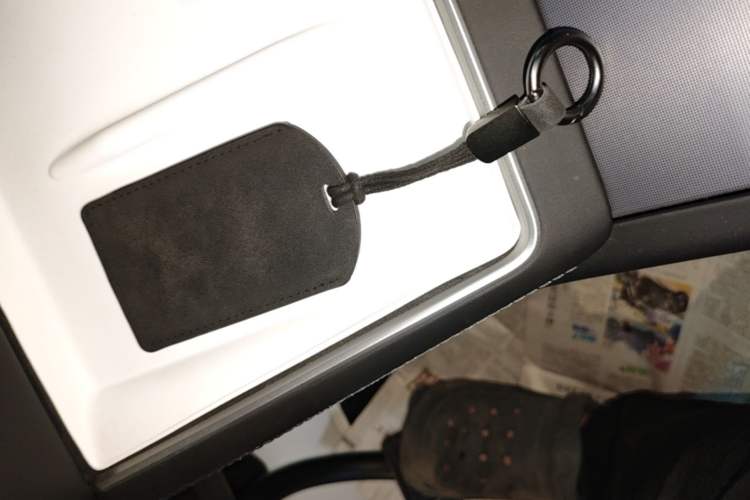 Used Tesla Model Y 2025 Long-Range All-Wheel-Drive Version Vehicle Key
