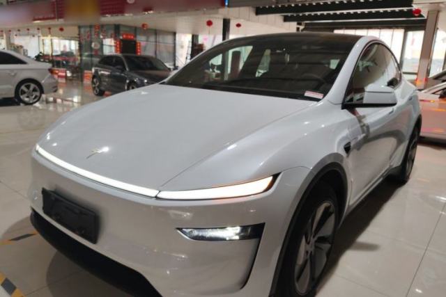 Used Tesla Model Y 2025 Rear-Wheel-Drive Version