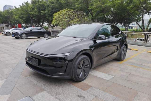 Used Tesla Model Y 2026 Rear-Drive Model