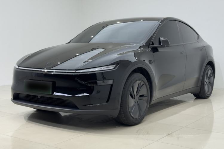 Tesla Model Y 2026 Facelifted Long-Range Rear-Drive Model