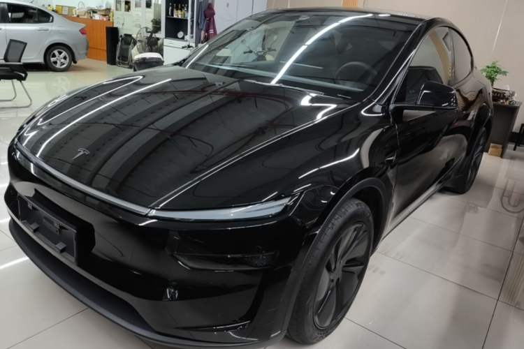 Tesla Model Y 2026 Rear-Drive Model