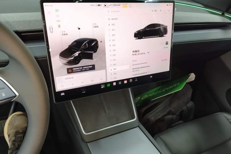 Used Tesla Model Y 2026 Rear-Drive Model Audio And AC Panel